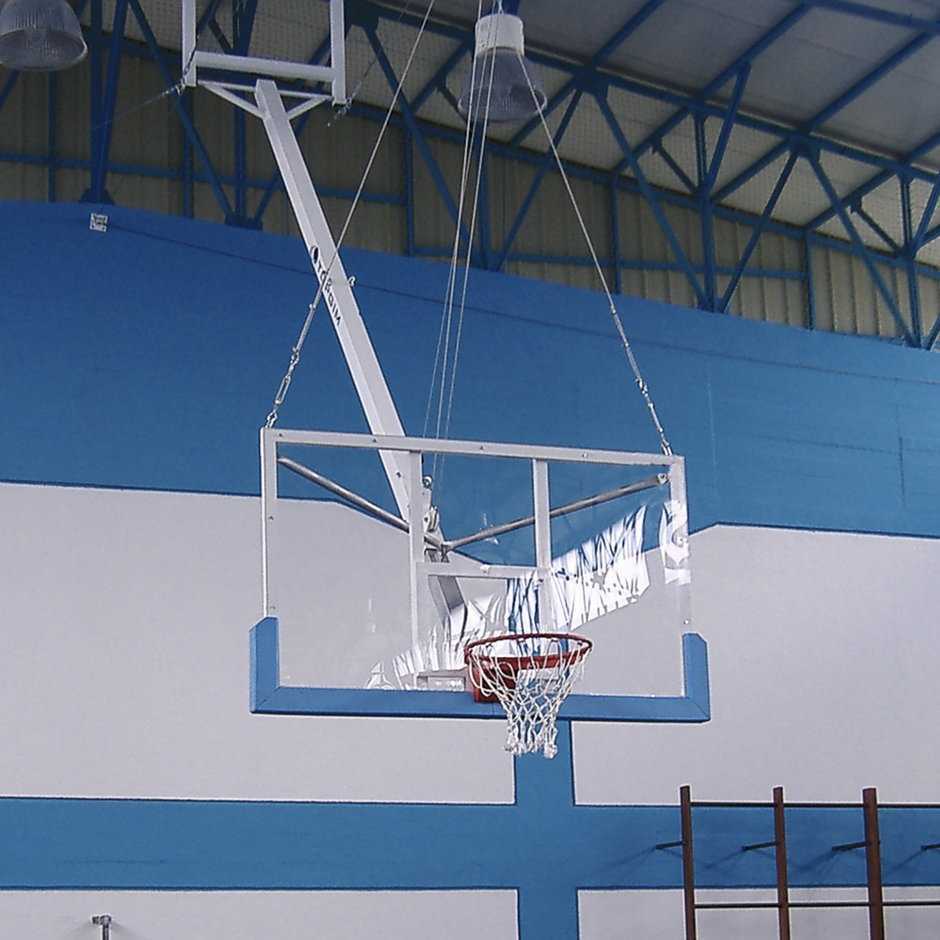 UNIDAD DE BALONCESTO BASCULANTE DE TECHO