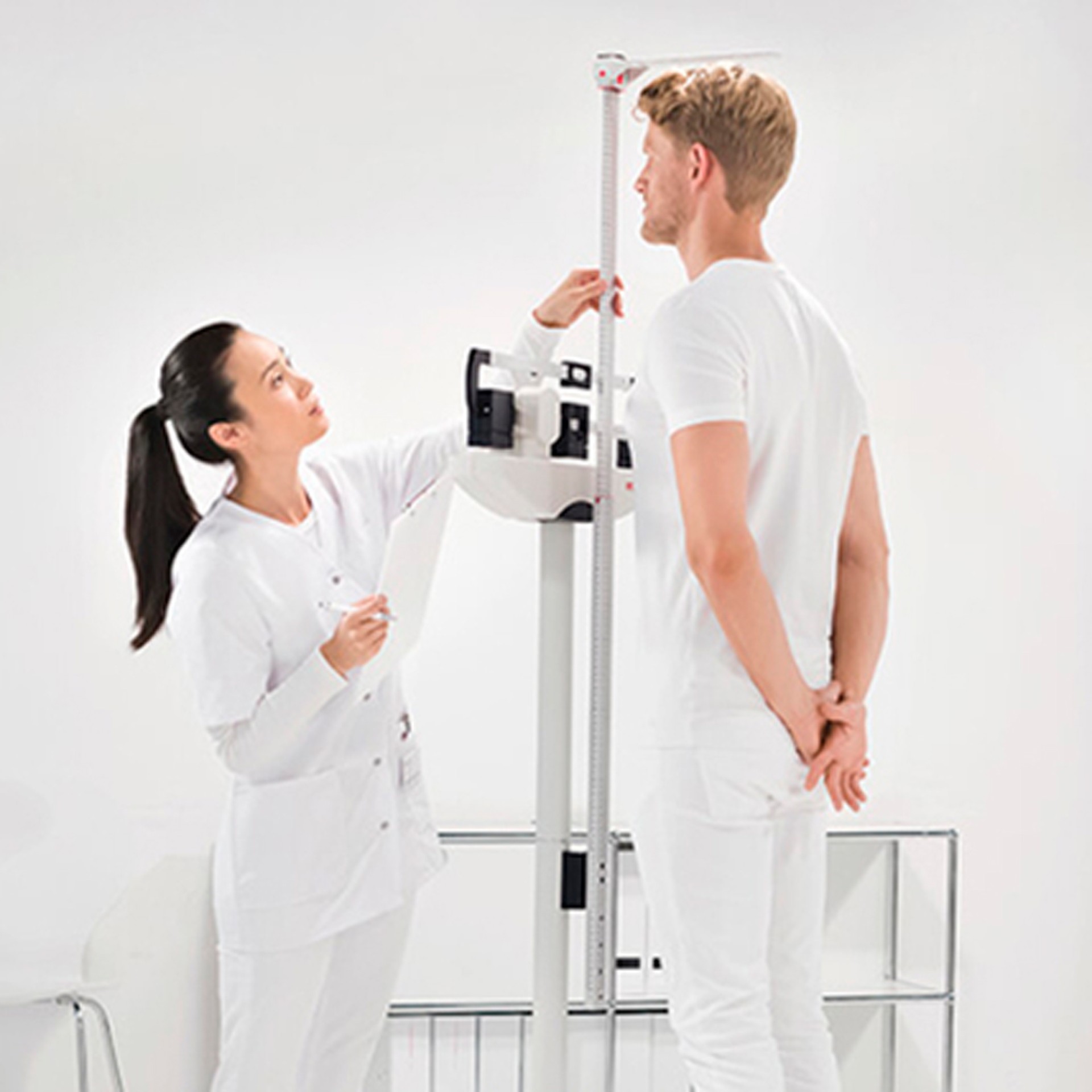 BÁSCULA MECÁNICA CON COLUMNA SECA 700