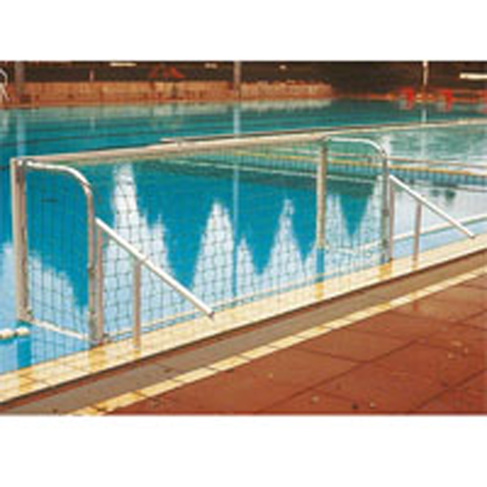 PORTERÍA OFICIAL DE WATERPOLO PARA FIJAR EN EL SUELO