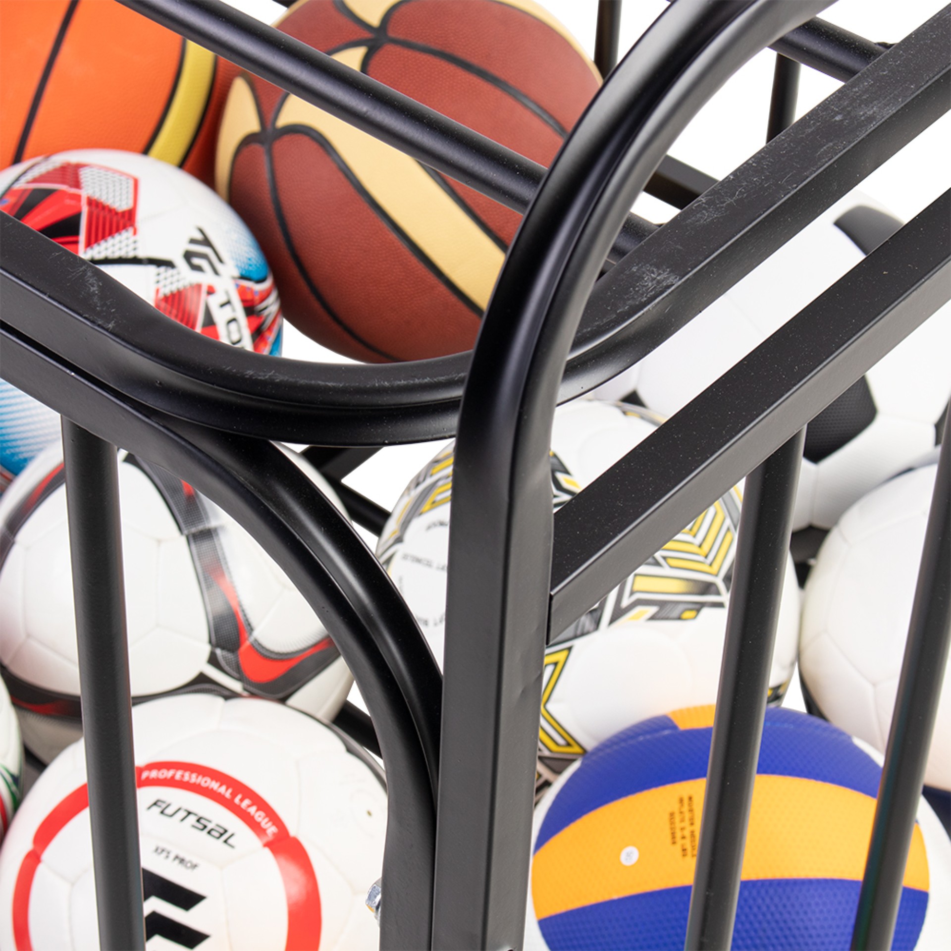 COCHE PARA EL TRANSPORTE DE PELOTAS