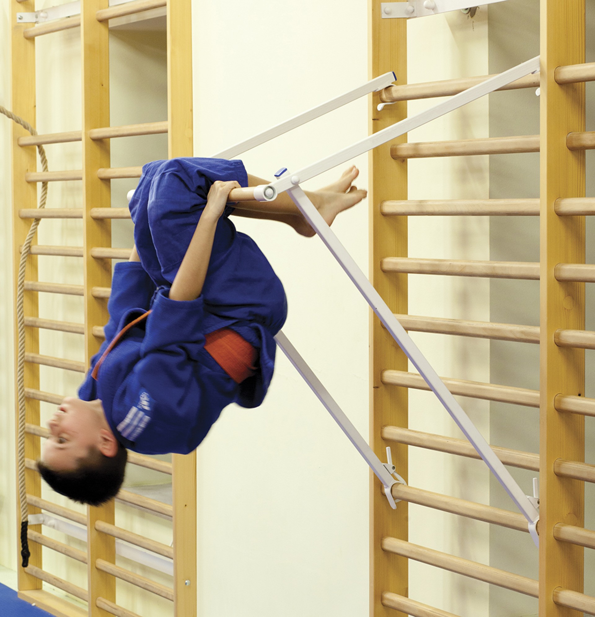 BARRA AJUSTABLE PARA ESPALDERA