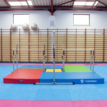 CONJUNTO DE APARATOS DE GIMNASIA ARTSTICA