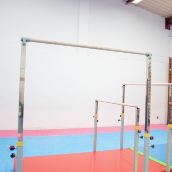 CONJUNTO DE APARATOS DE GIMNASIA ARTSTICA