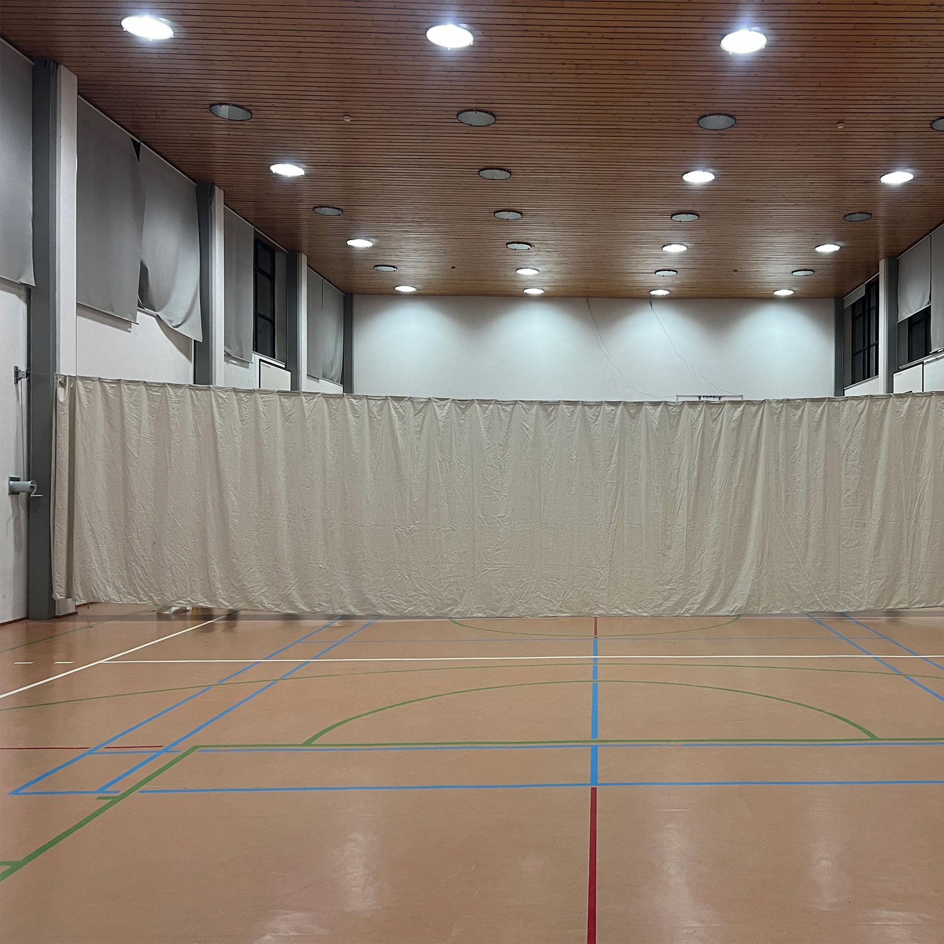 CORTINA DIVISORA DE LONA PARA PABELLÓN (m/l)