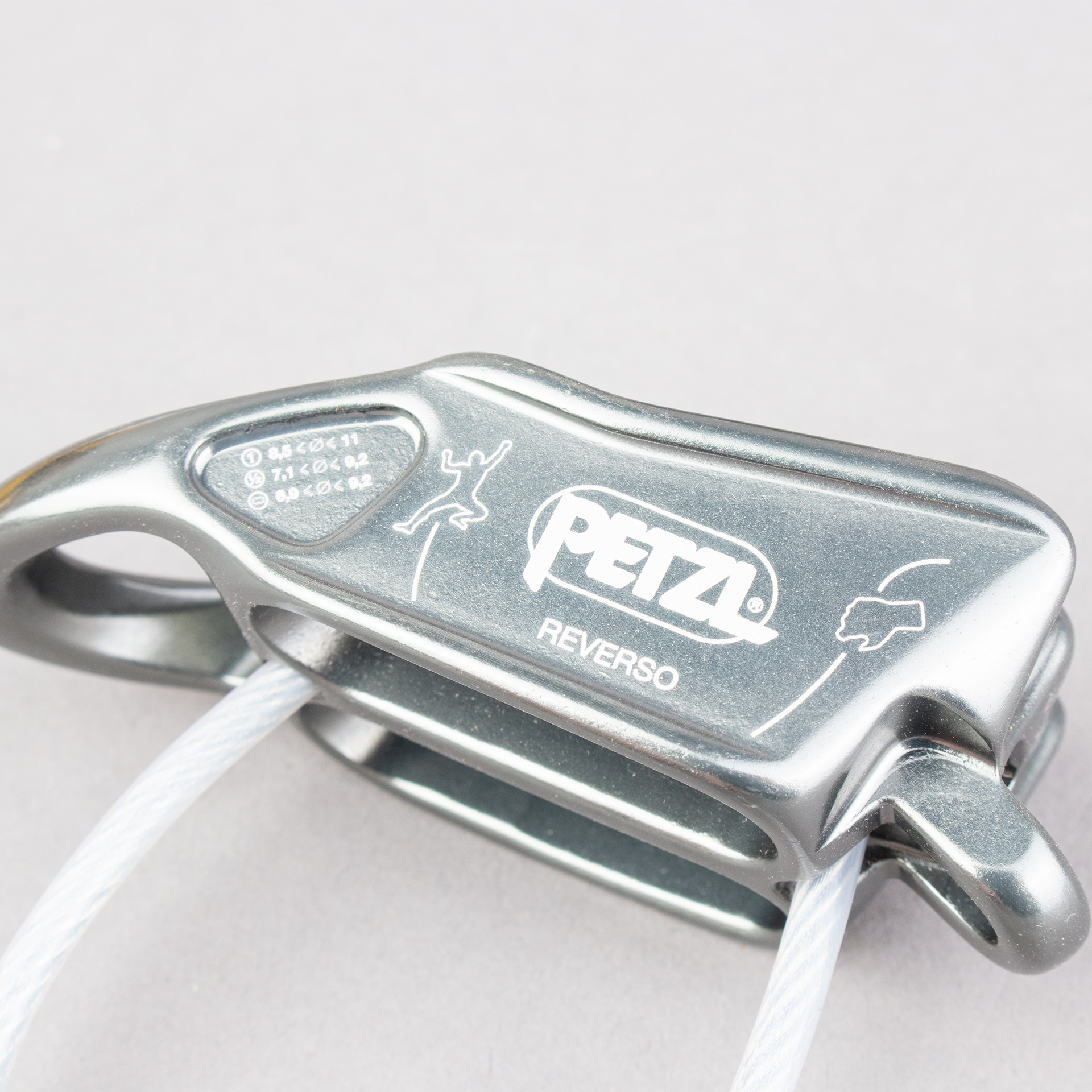 APARELHO DE SEGURANÇA E DESCENSOR PETZL REVERSO