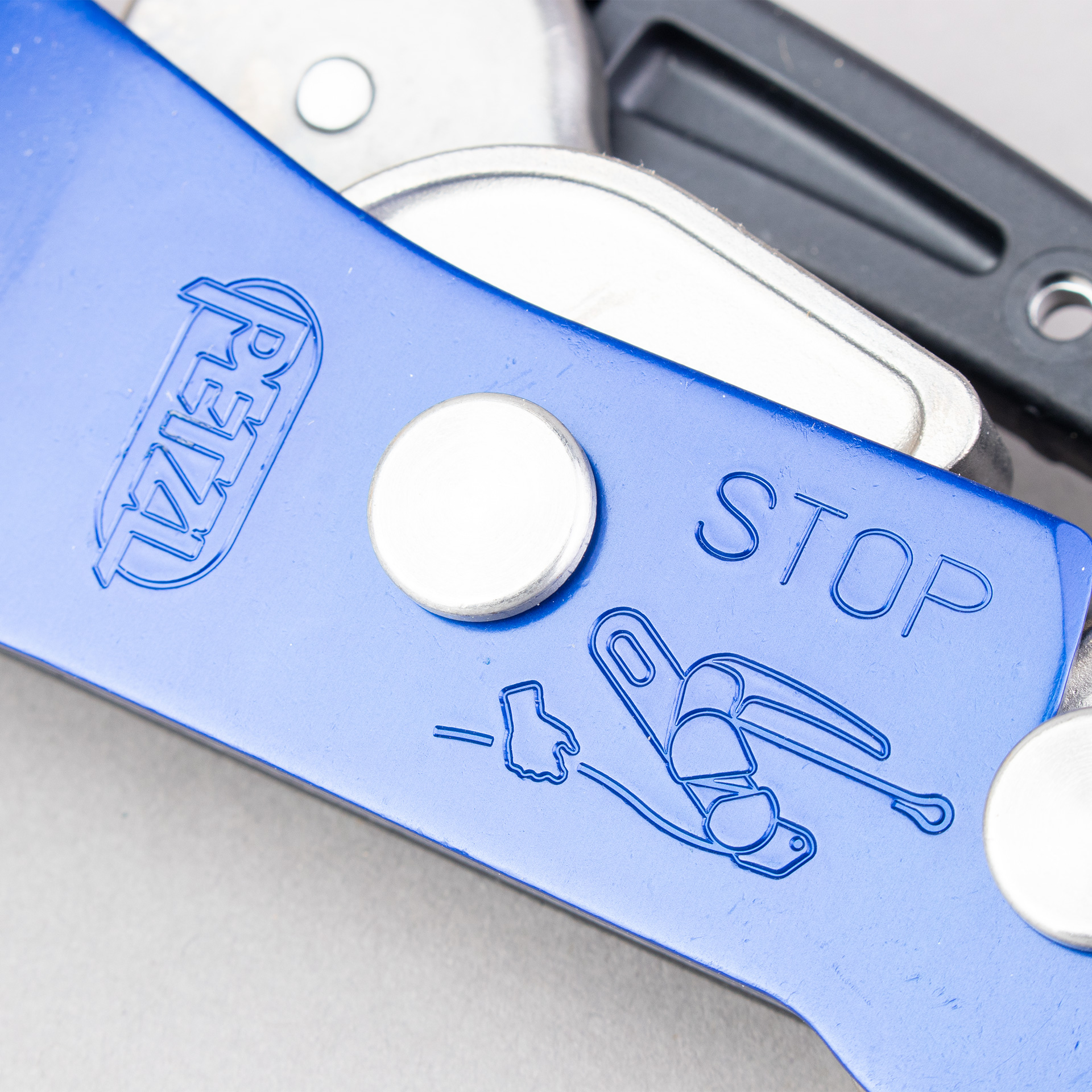 DESCENSOR PETZL STOP