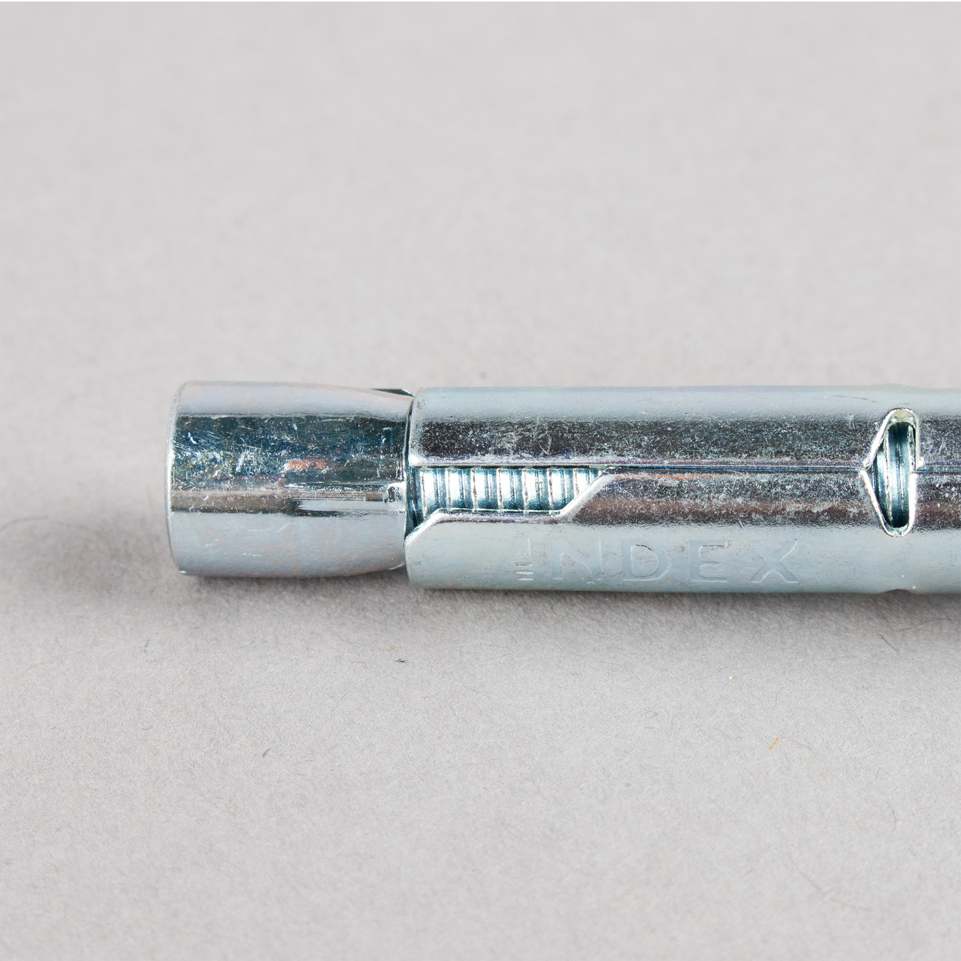 PARAFUSO FIXE PARA FIXAÇÃO DE PRESAS D10mm INVIOLÁVEL