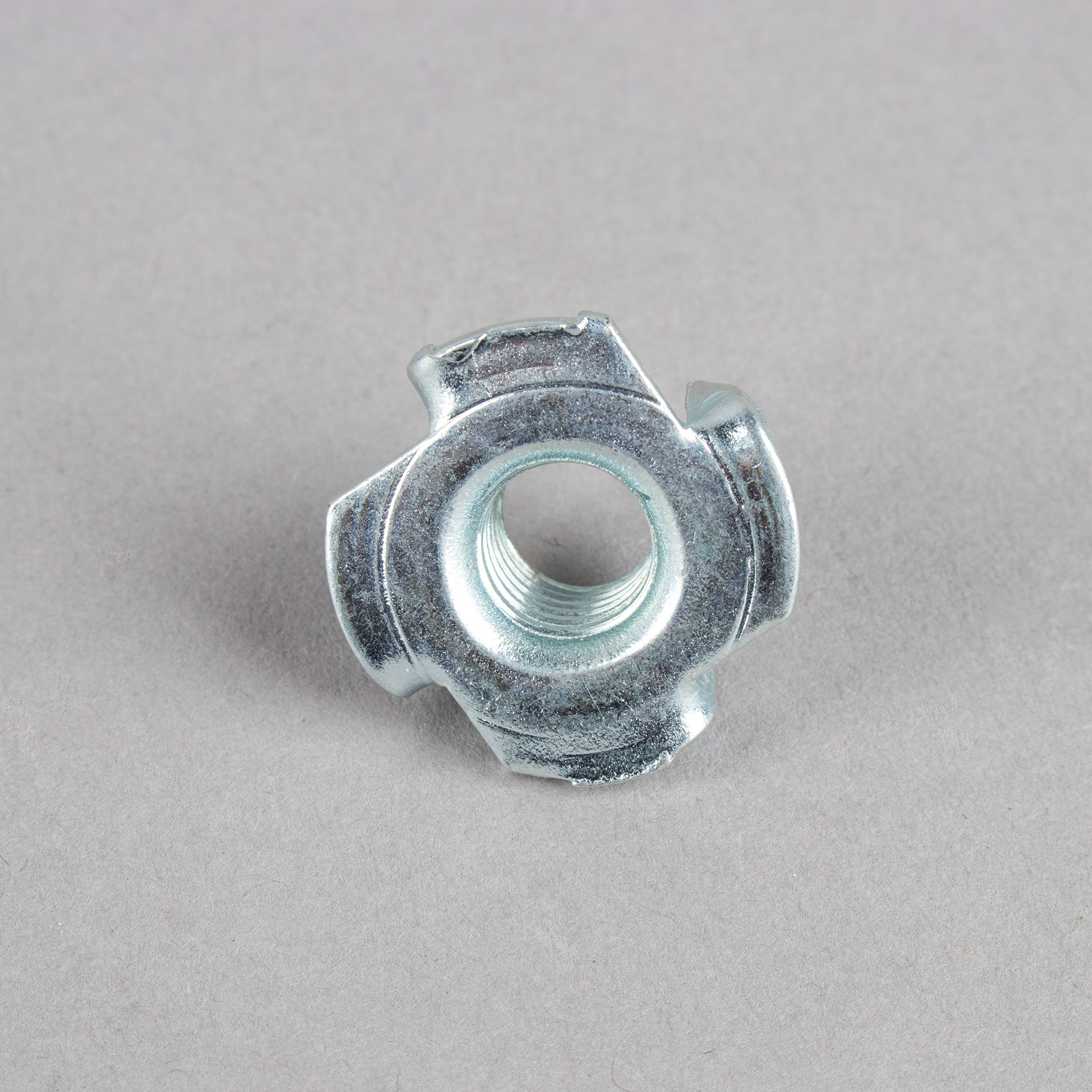 ROSCA D10mm PARA PAINEL DE MADEIRA