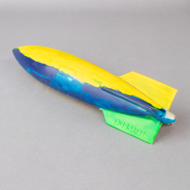 RUBBER TORPEDO FOR SWIMMING POOLS