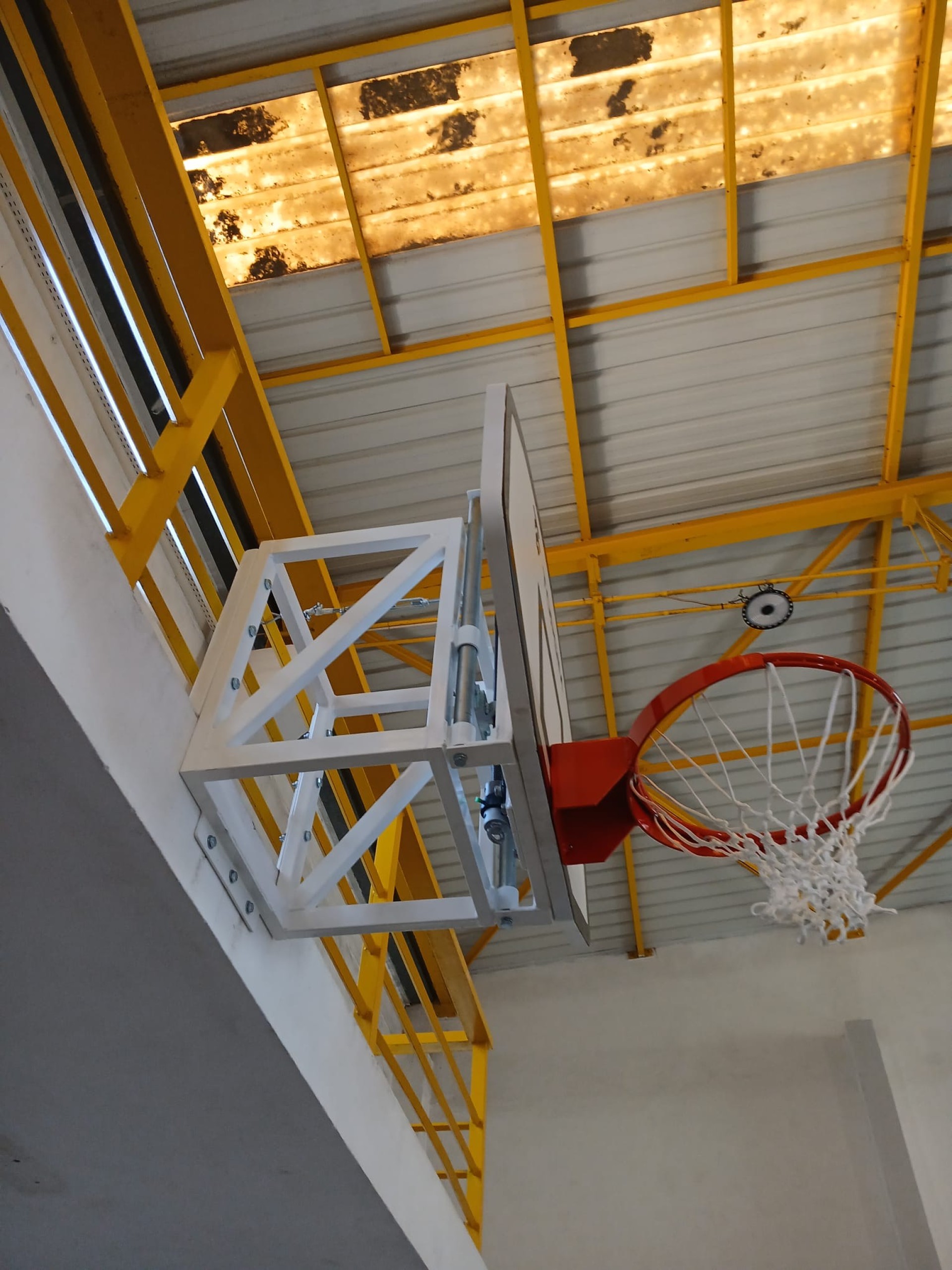 SISTEMA DE BALONCESTO PARA PARED/GALERÍA AJUSTABLE 1,20m