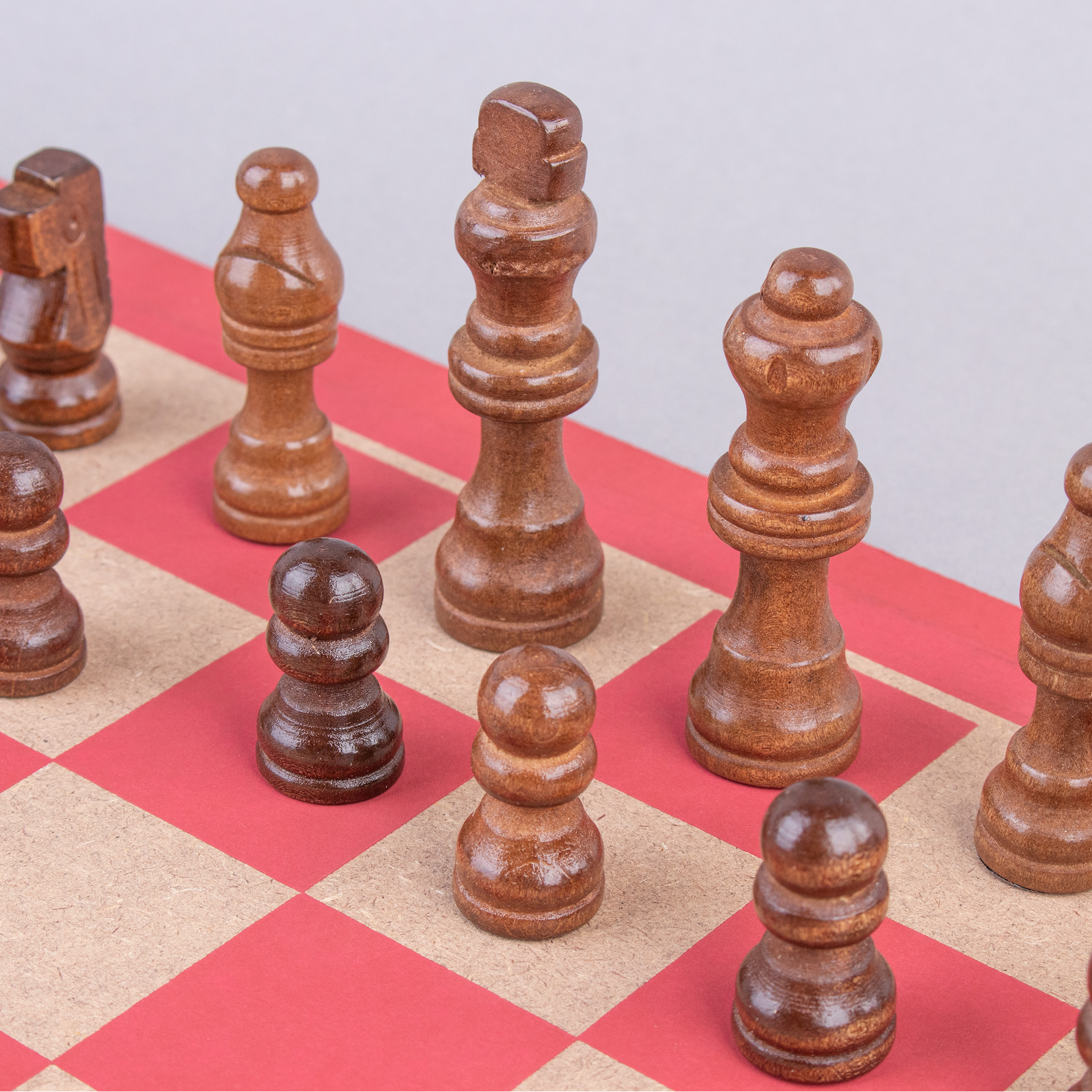 CONJUNTO DE TABULEIRO E PEÇAS PARA XADREZ