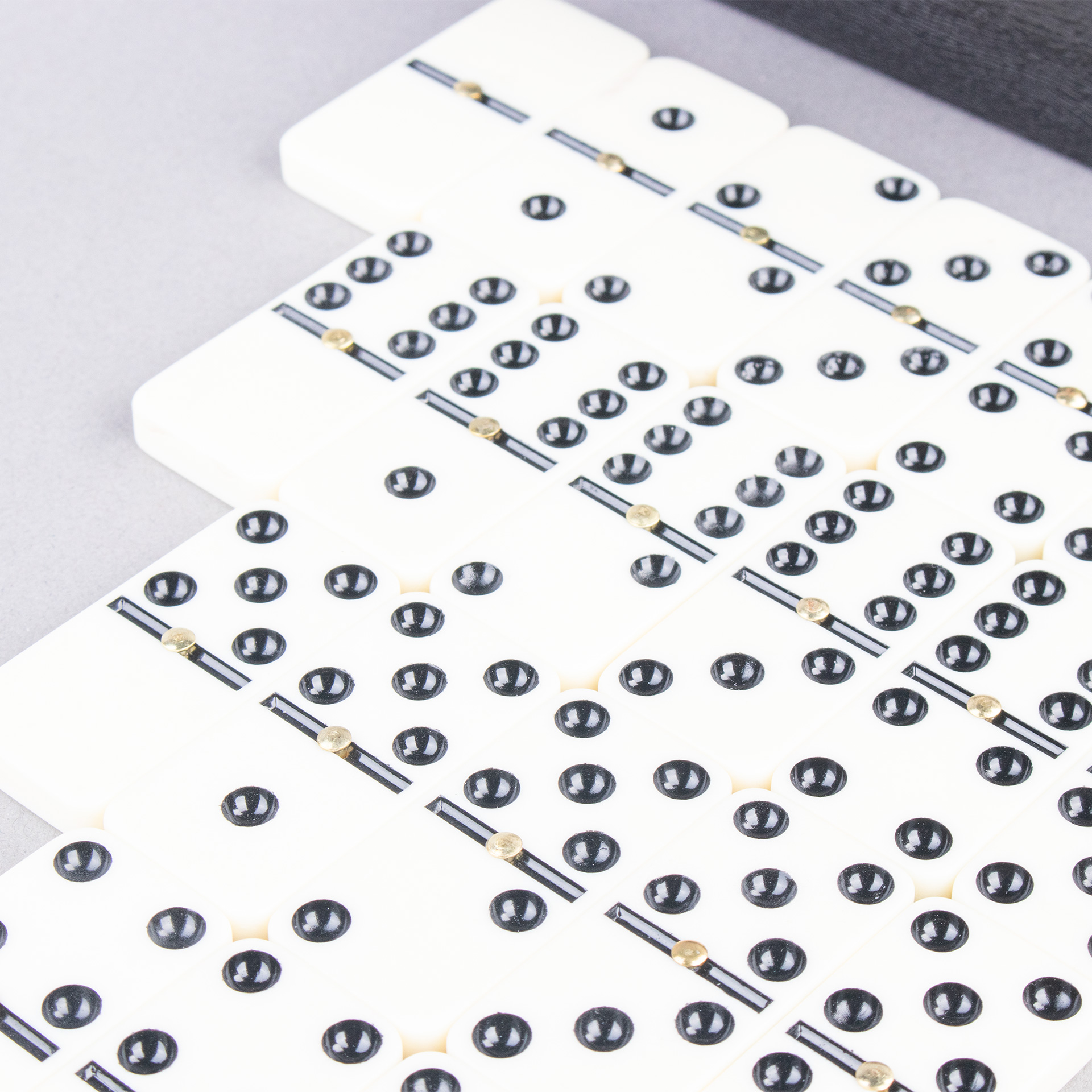 JUEGO DE DOMINÓ BÁSICO