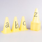 CONJUNTO de 26 CONES de 23cm com LETRAS de A a Z