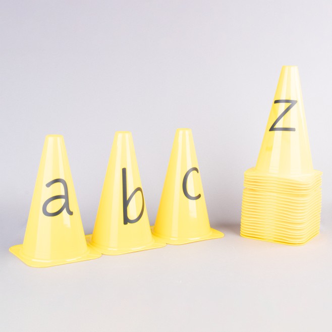 CONJUNTO de 26 CONES de 23cm com LETRAS de A a Z