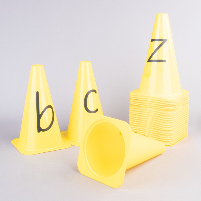 SET de 26 CONOS de 23cm con LETRAS de la A a la Z