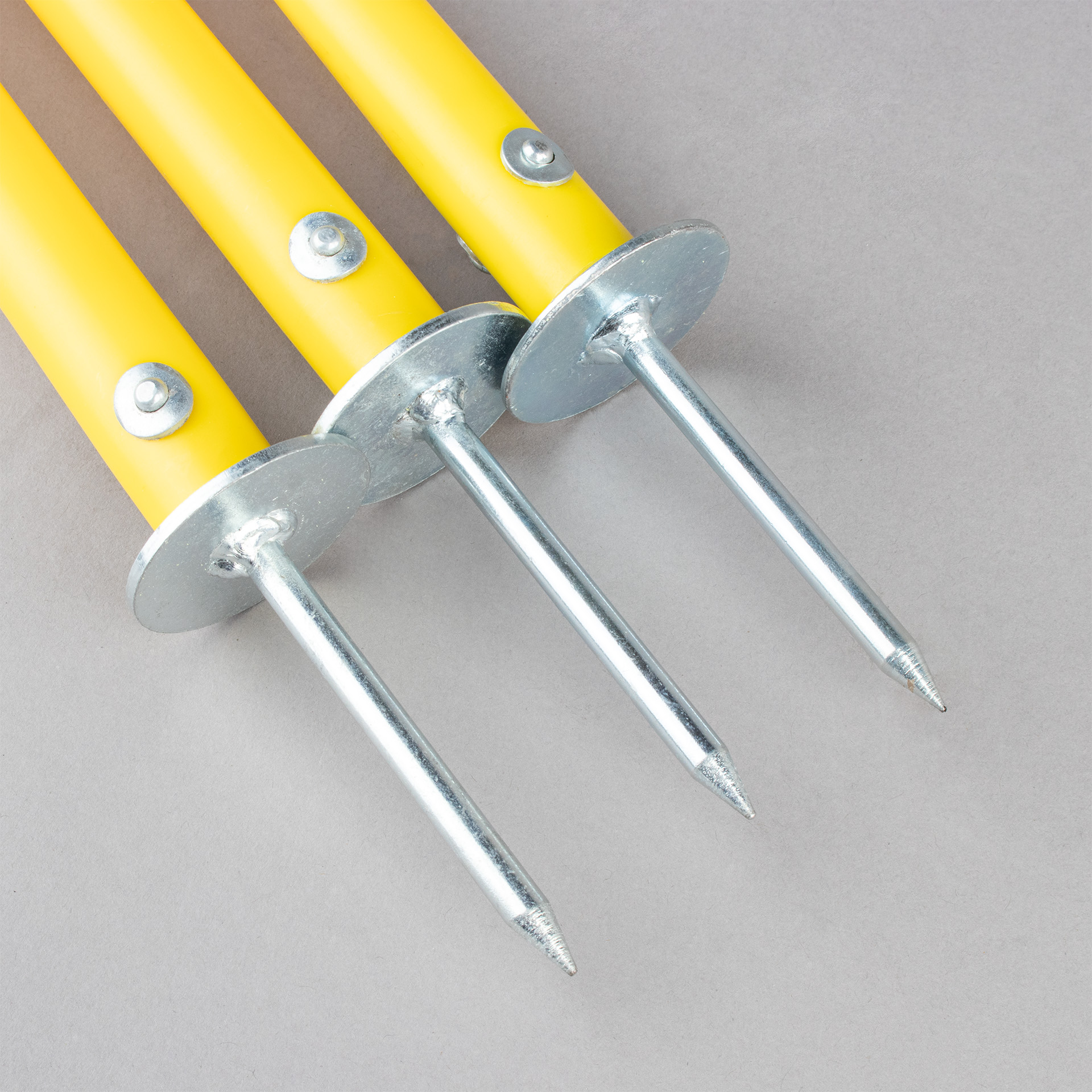 PICA CON PUNTAS DE ACERO