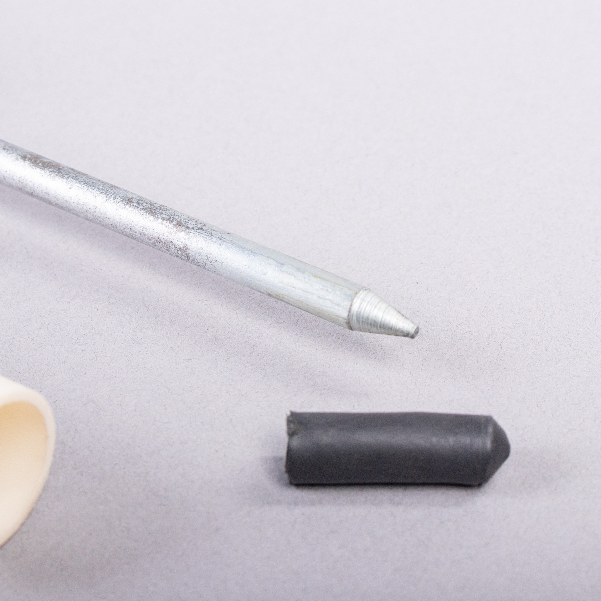 PICA DE 1,60m CON PUNTA DE ACERO - 2 PIEZAS