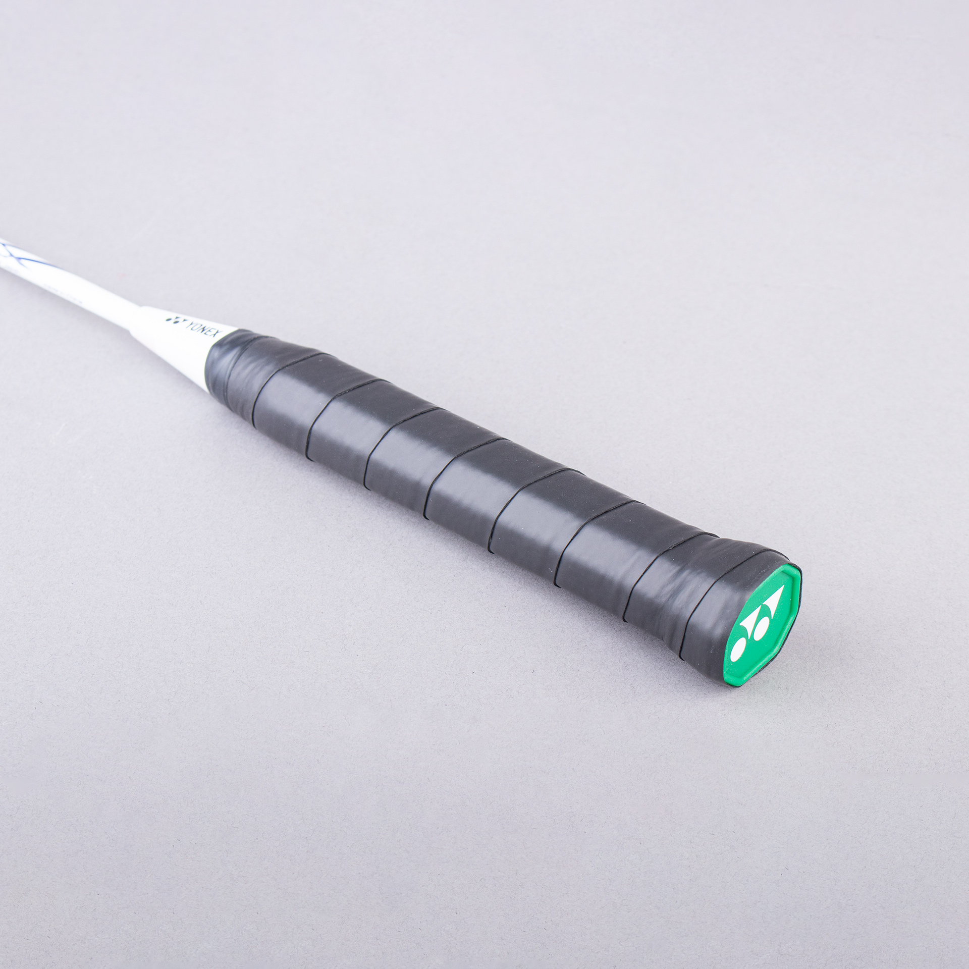 RAQUETA BADMINTON YONEX BASIC 4000