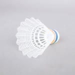 VOADORES YONEX MAVIS 600 (6 UNIDADES)