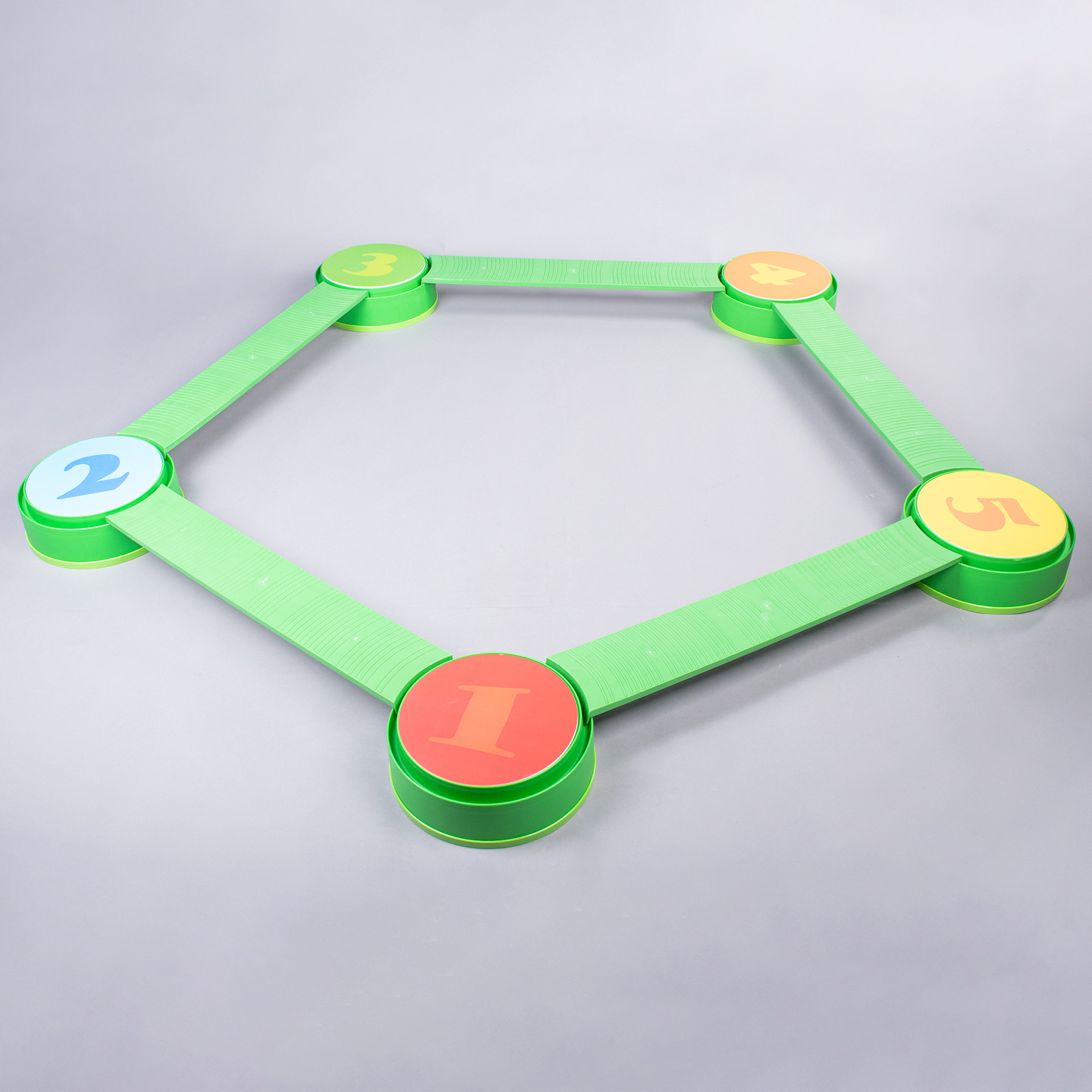 PSYCHOMOTOR ROUTE WITH ISLANDS AND BOARDS