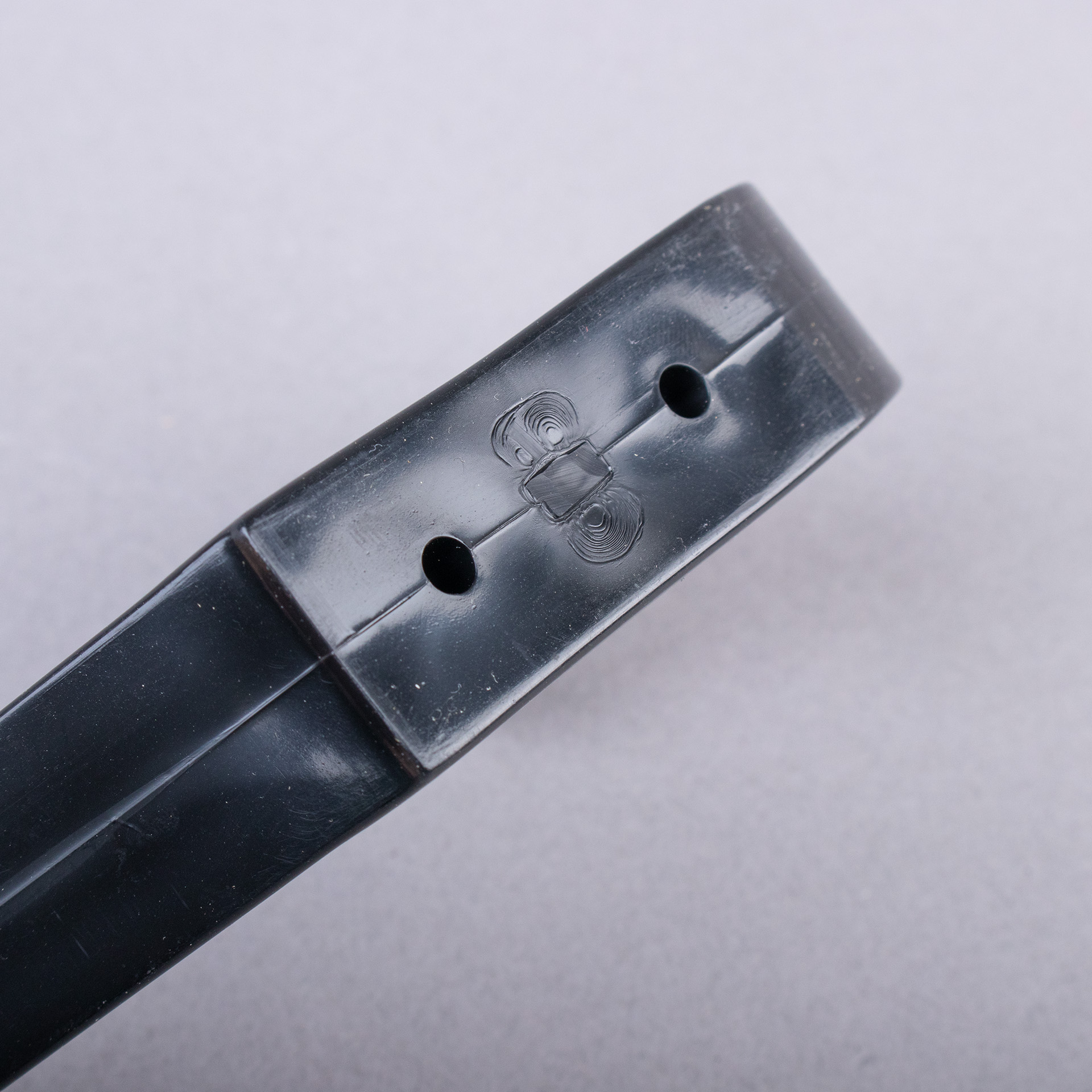 DOUBLE PVC HANGER 140x75x20mm