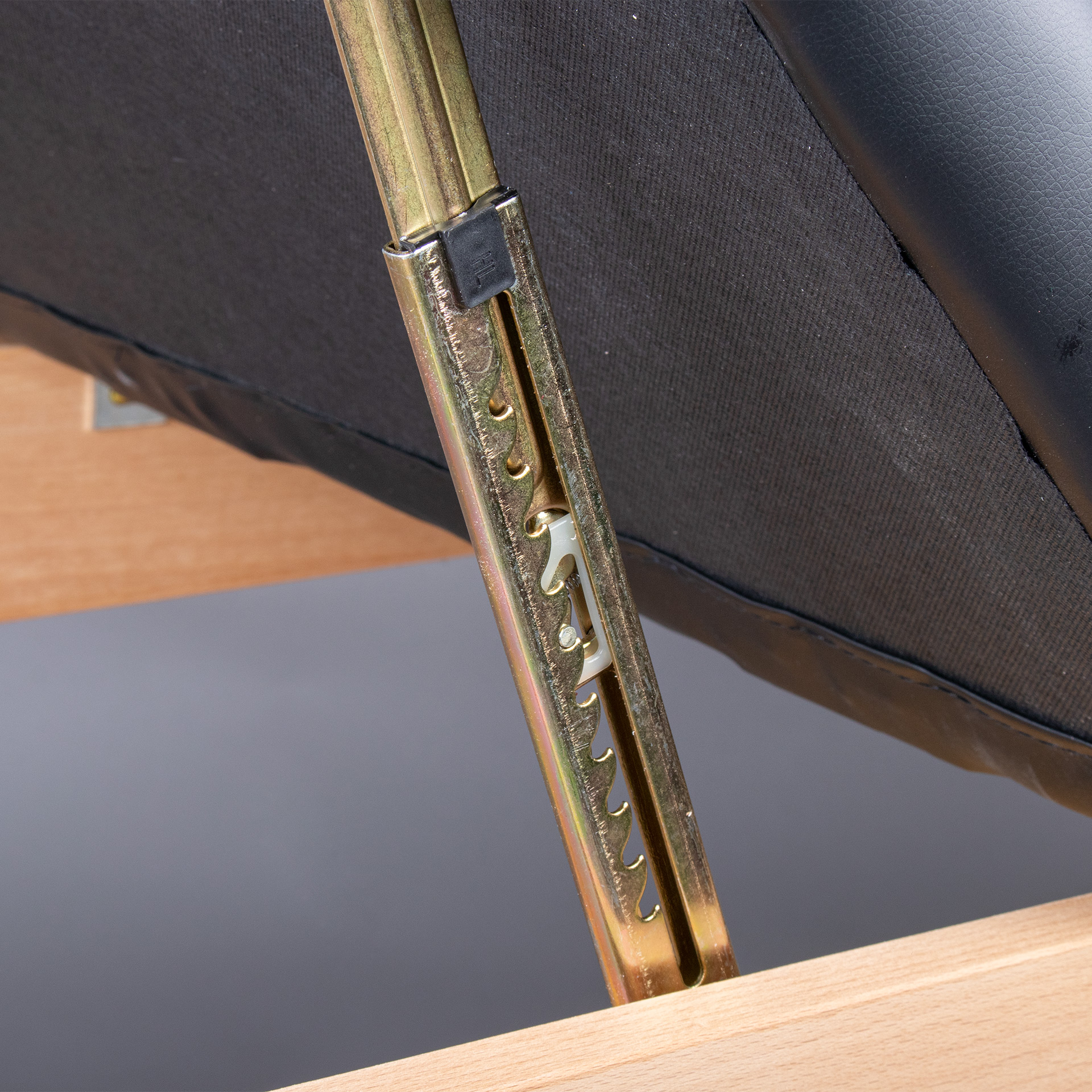 FIXED WOODEN MARQUISE