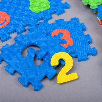 36-PIECE ALPHANUMERIC PUZZLE