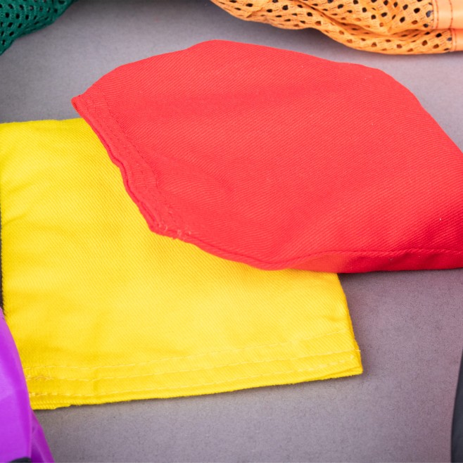 SET OF 6 THROW AND CATCH GAMES