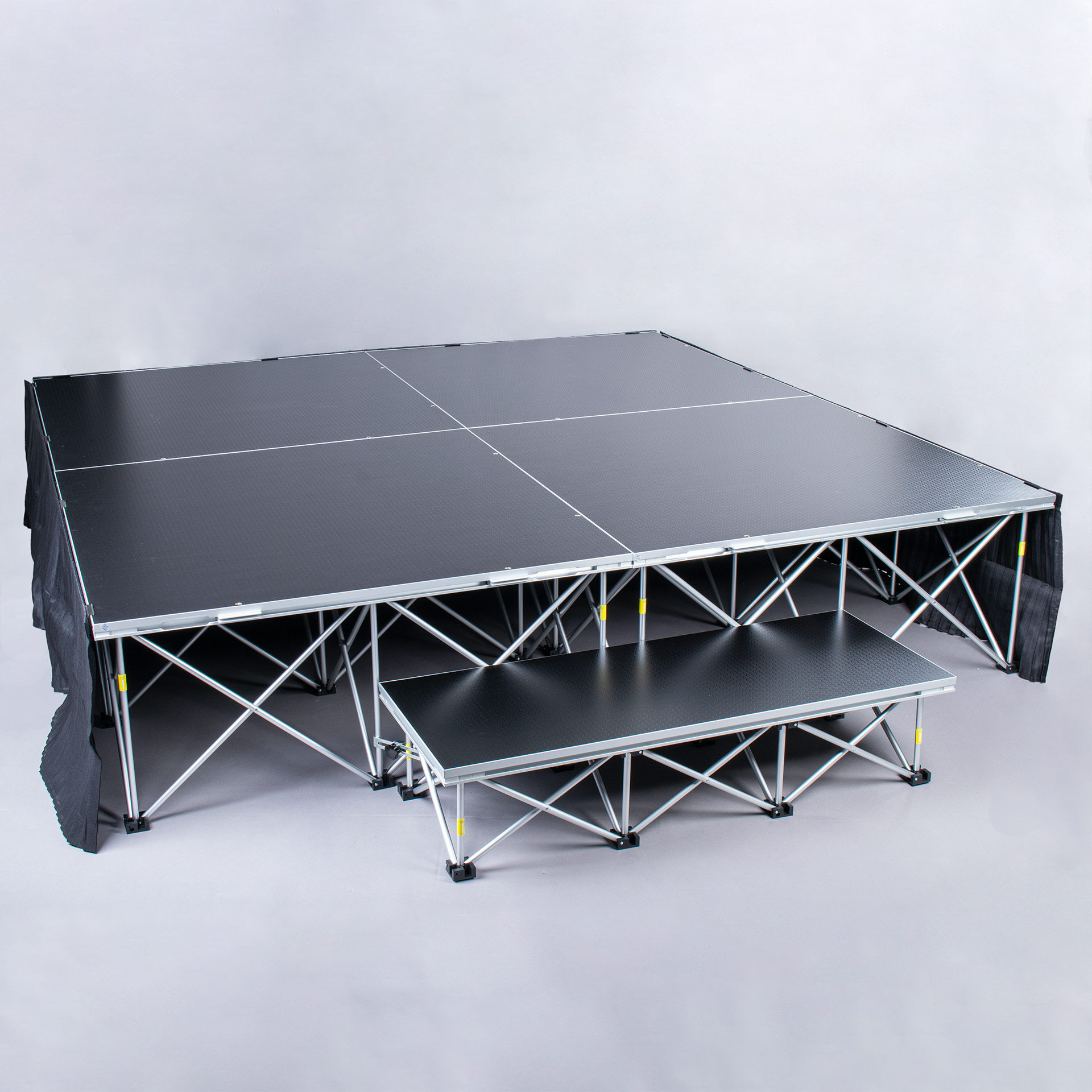 PORTABLE STAGE FOR FITNESS STUDIO OR EVENTS