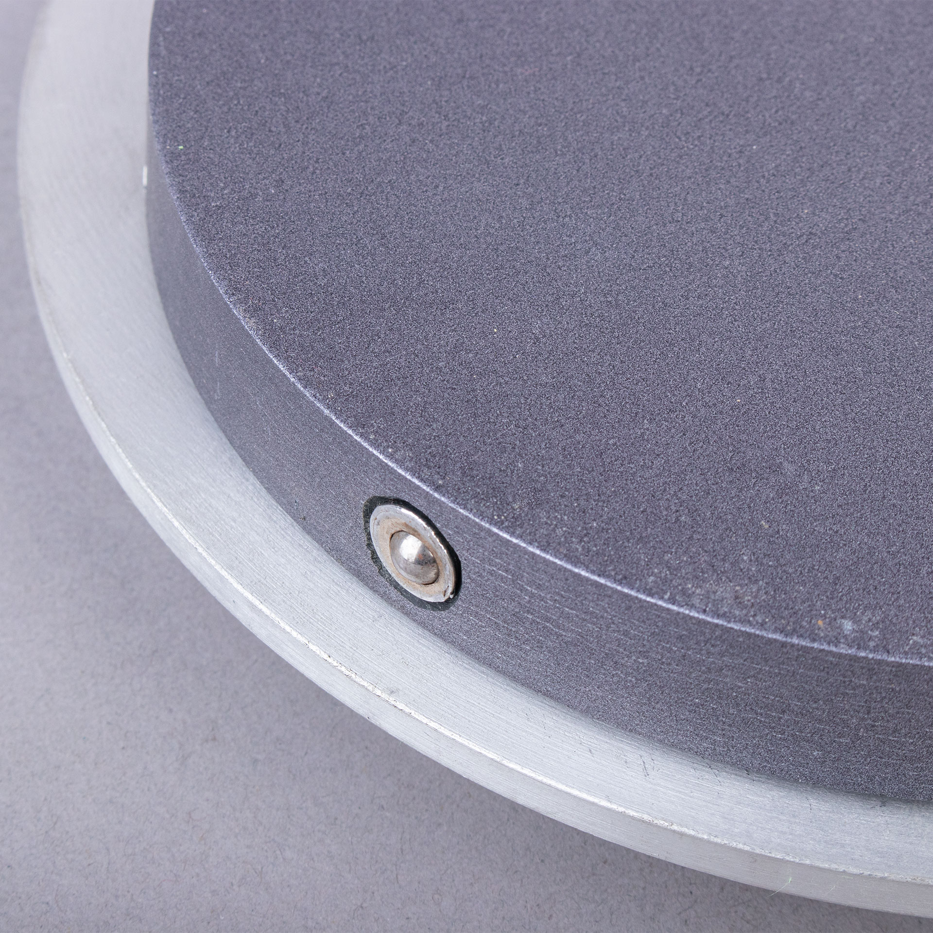 WOODEN FLOOR ANCHORING DEVICE