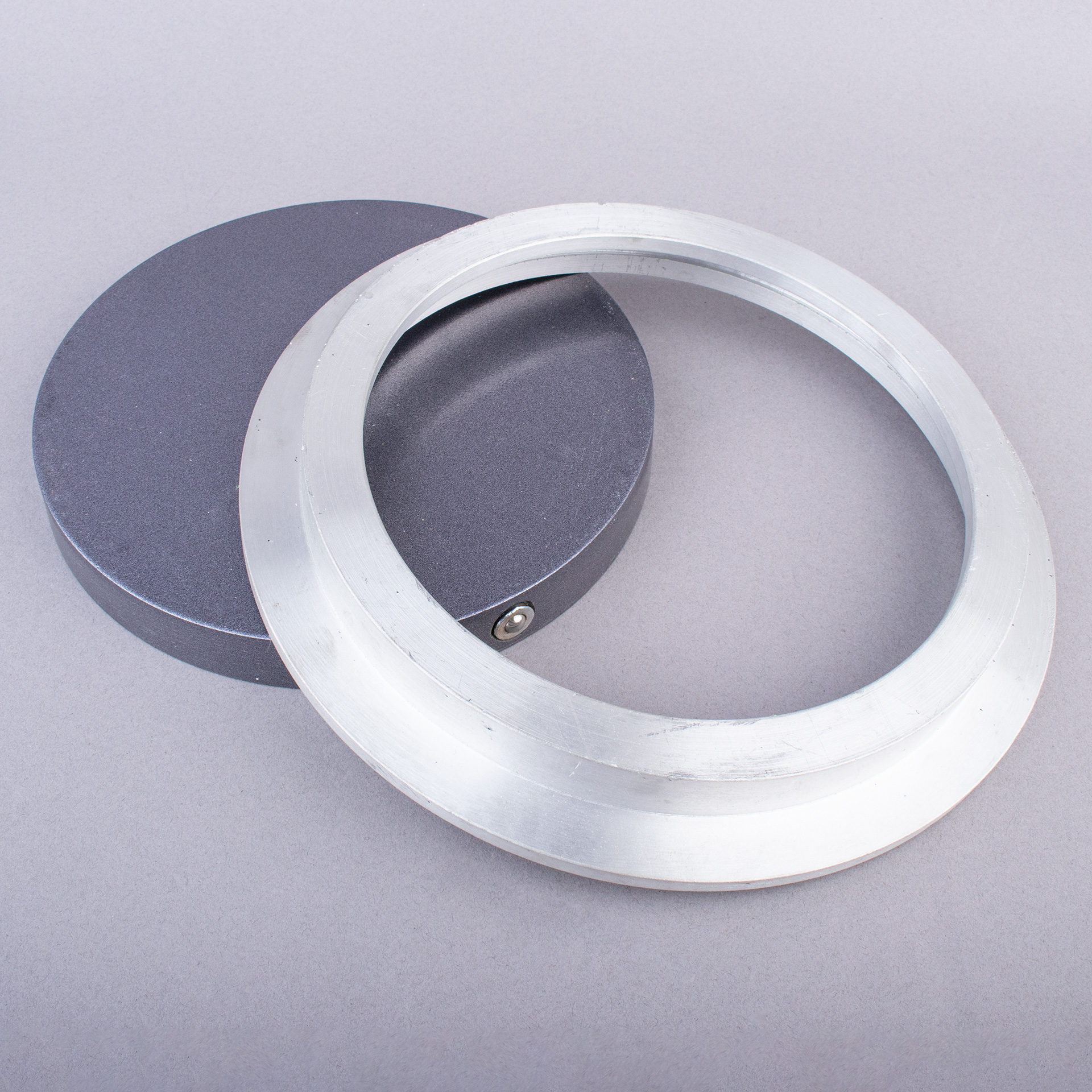 WOODEN FLOOR ANCHORING DEVICE