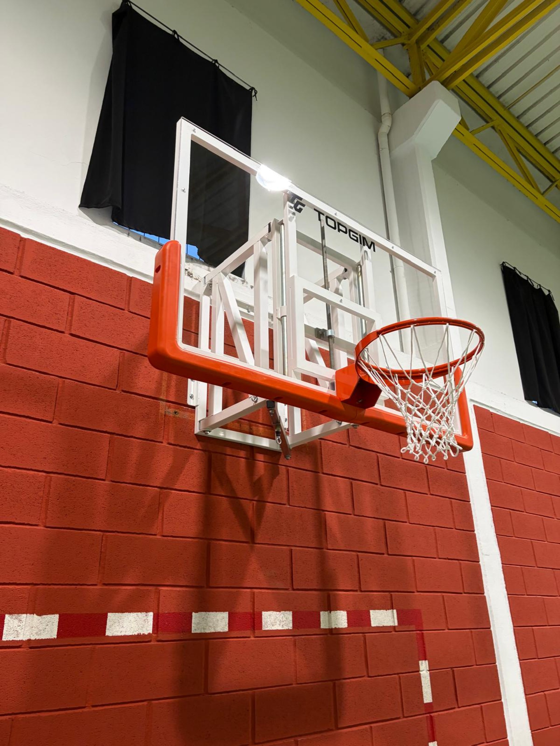 OFFICIAL BASKETBALL SET WITH SIDE FOLDING AND HEIGHT ADJUSTMENT