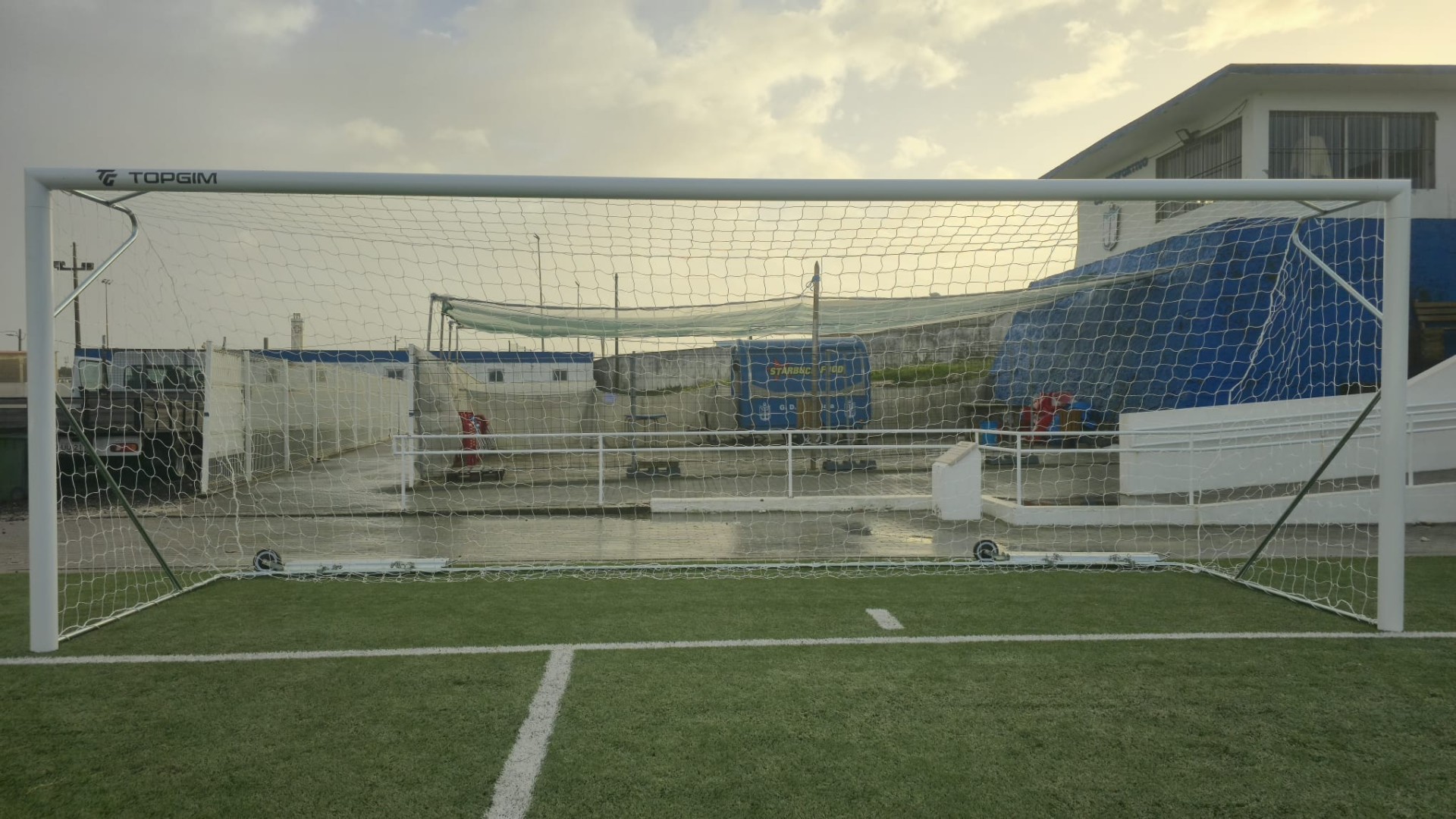 REMOVABLE FOOTBALL 11 GOAL