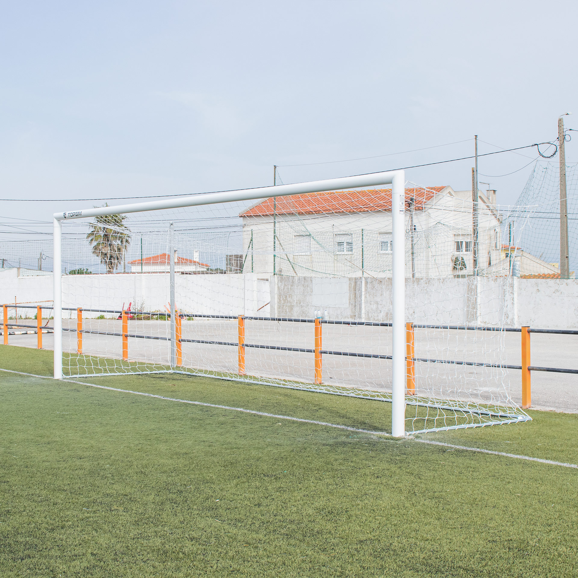 PROFESSIONAL FOOTBALL GOAL 11 BOX