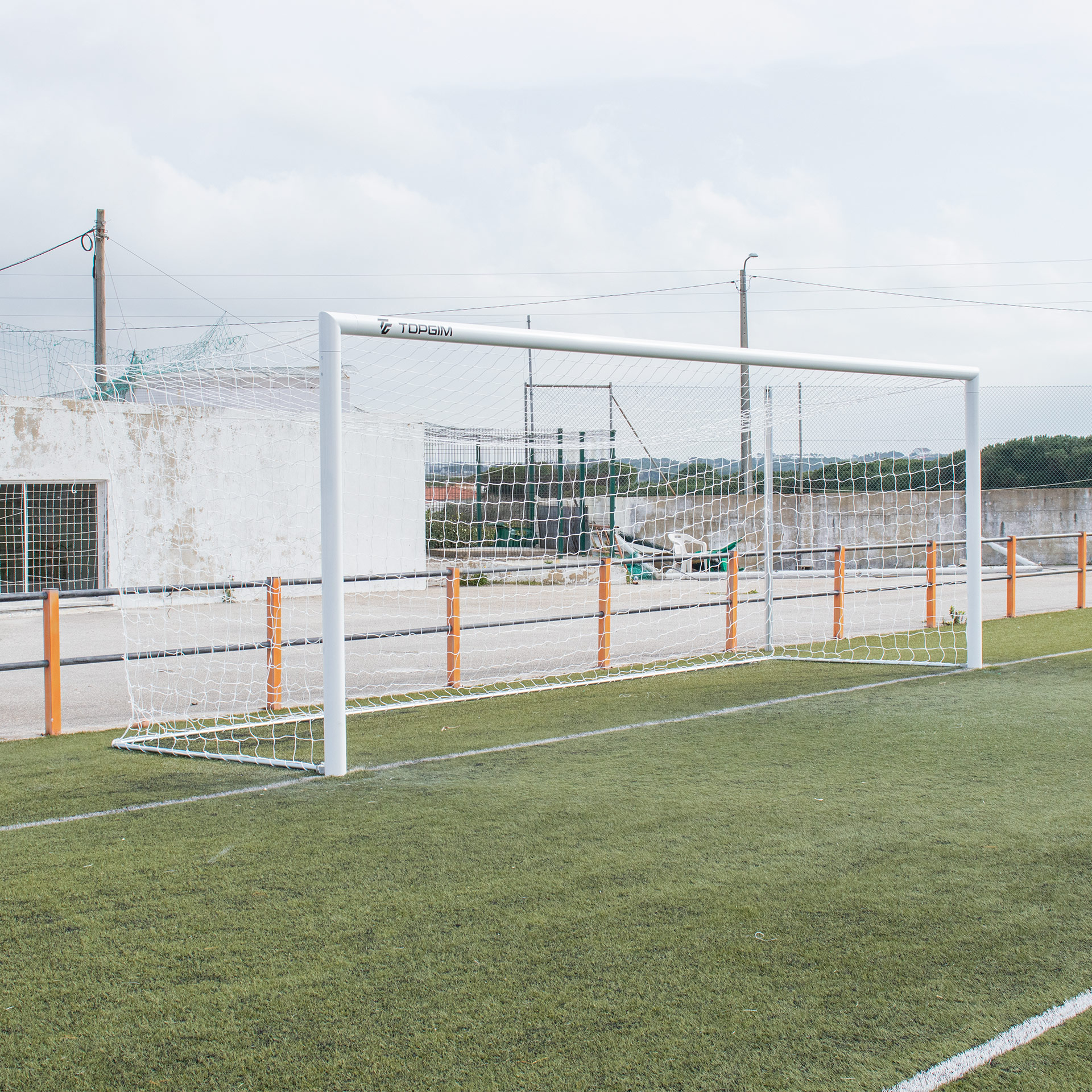 PROFESSIONAL FOOTBALL GOAL 11 BOX