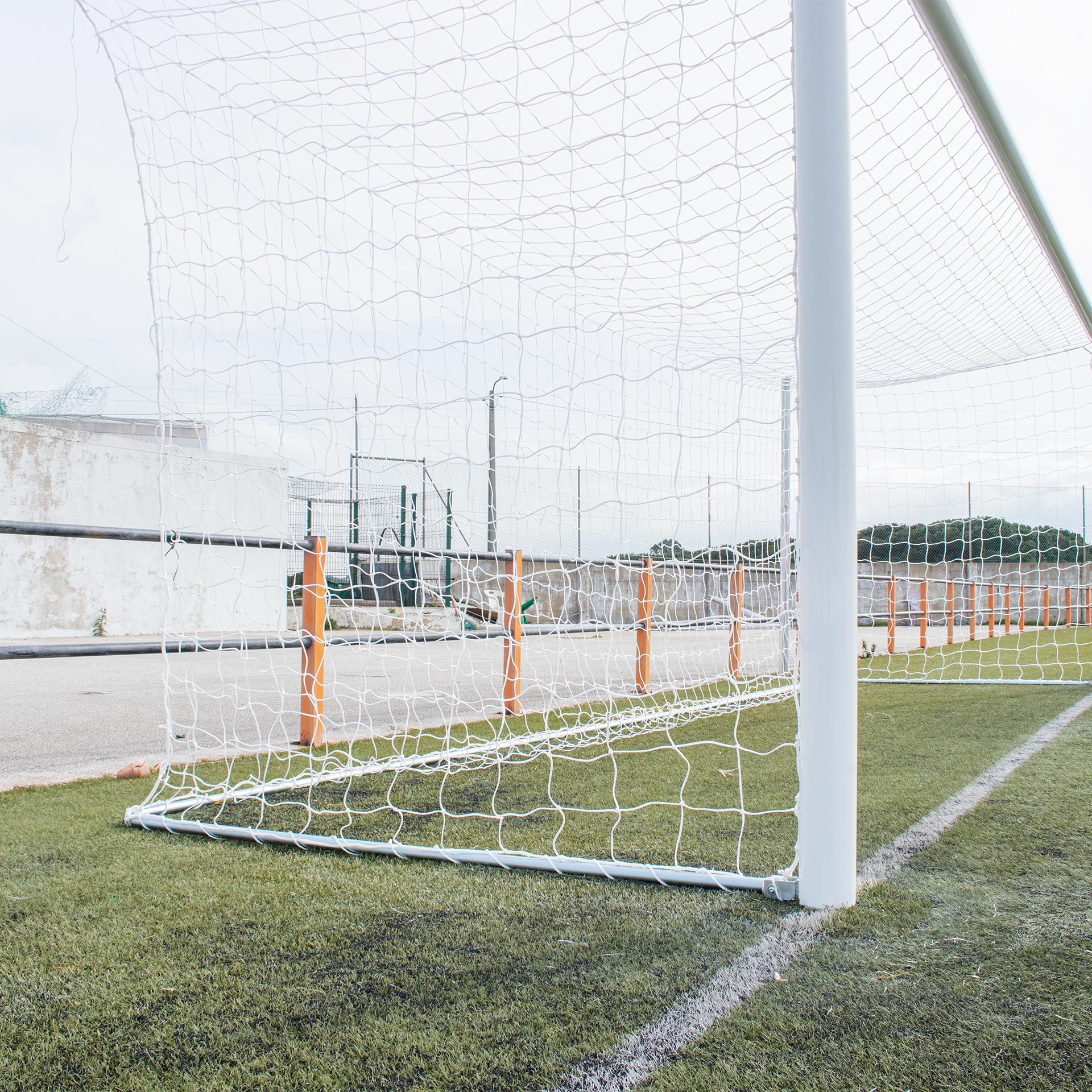 PROFESSIONAL FOOTBALL GOAL 11 BOX