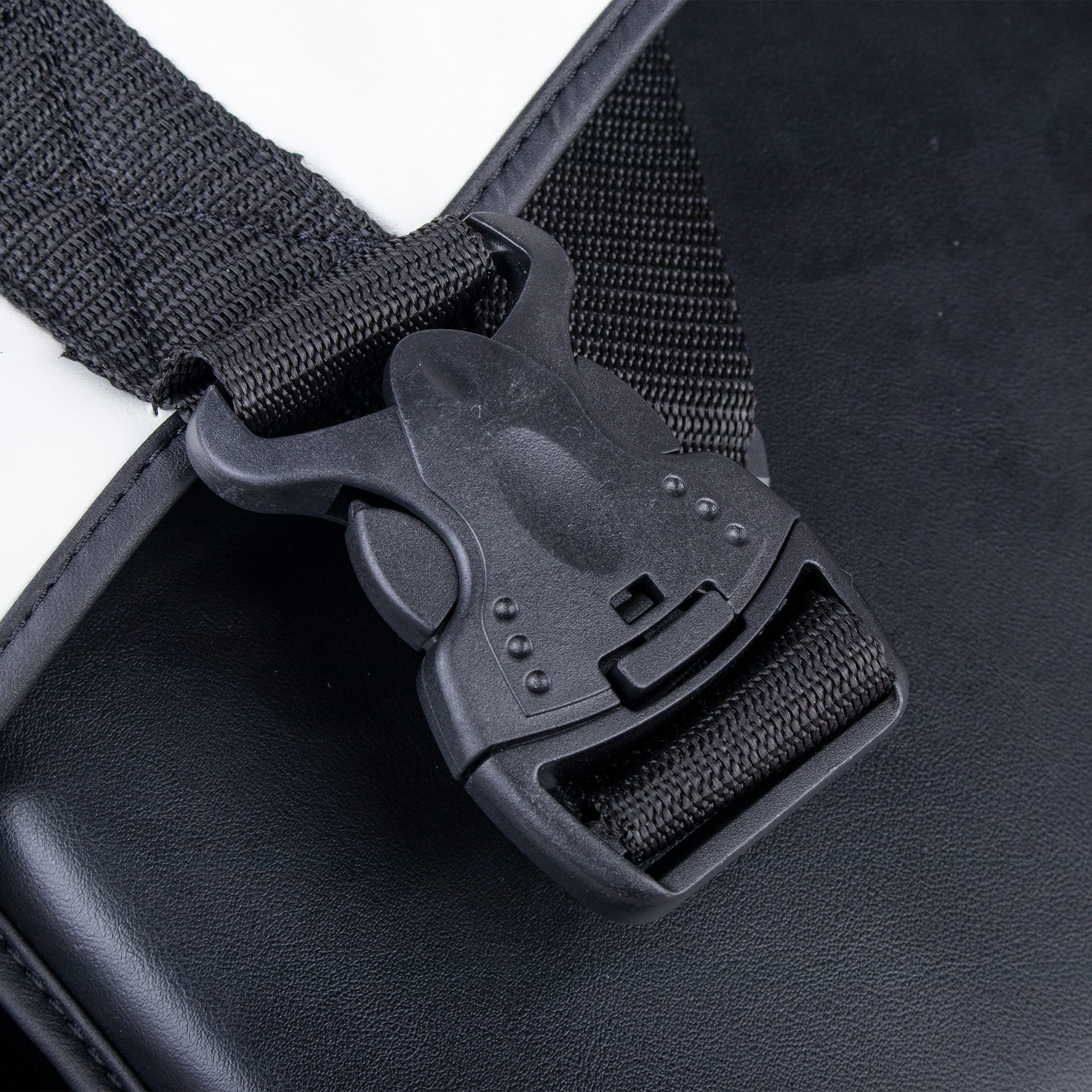 PROTECTIVE VEST FOR COACH