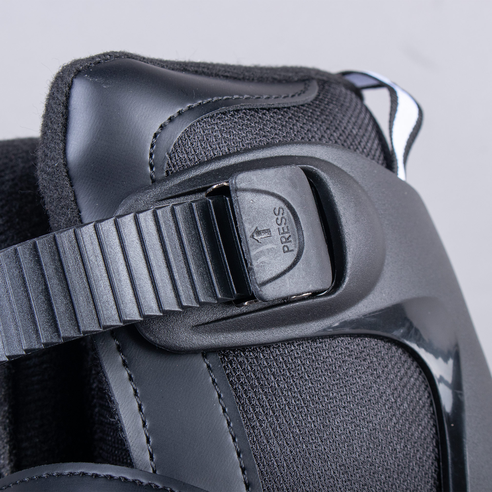 INLINE SKATES