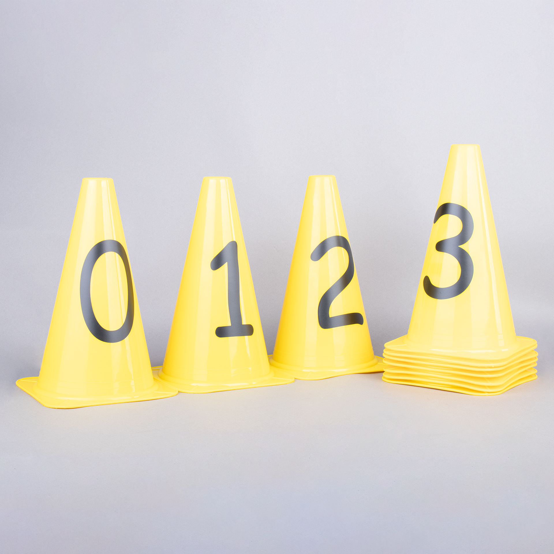 SET DE 10 CONOS NUMERADOS (0-9)
