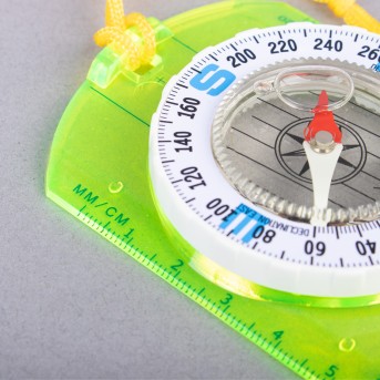 YELLOW SCHOOL THUMB COMPASS WITH STRAP