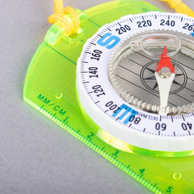 YELLOW SCHOOL THUMB COMPASS WITH STRAP