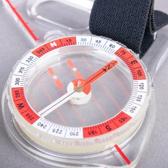 THUMB COMPASS FOR ORIENTEERING