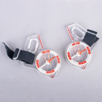 THUMB COMPASS FOR ORIENTEERING