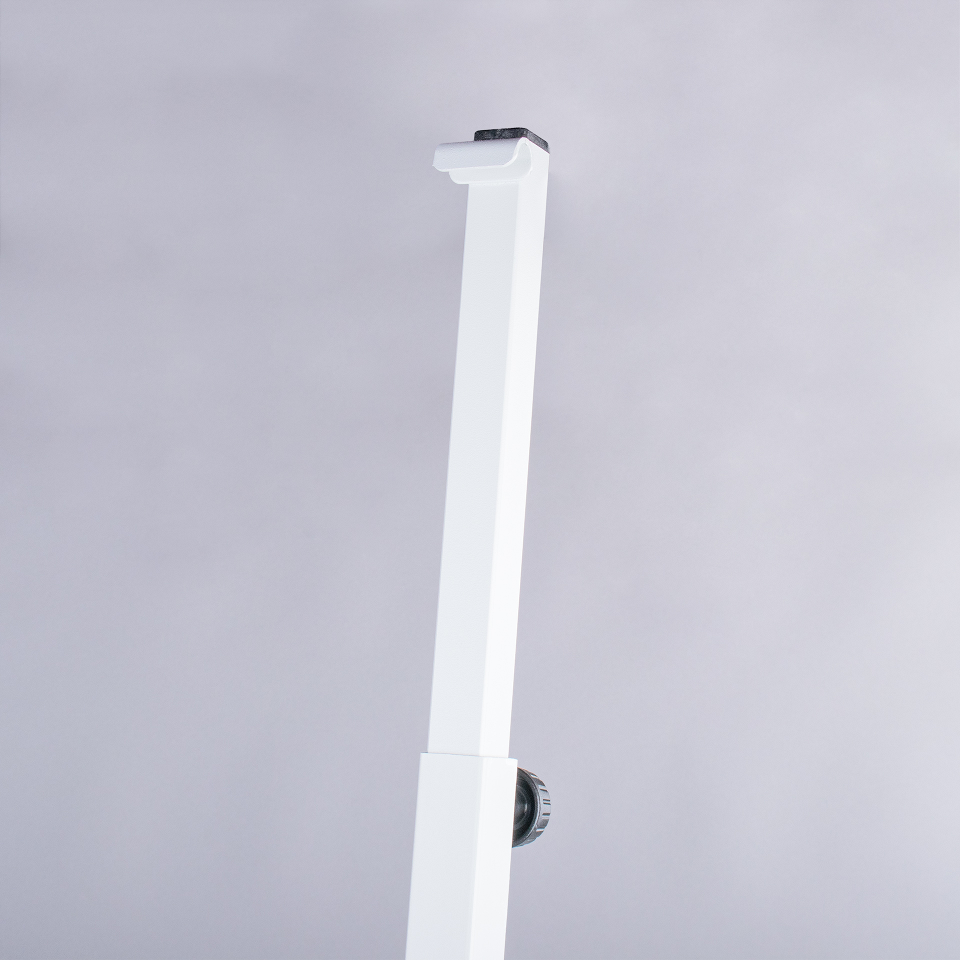 SIMPLE STAND WITH WHEELS