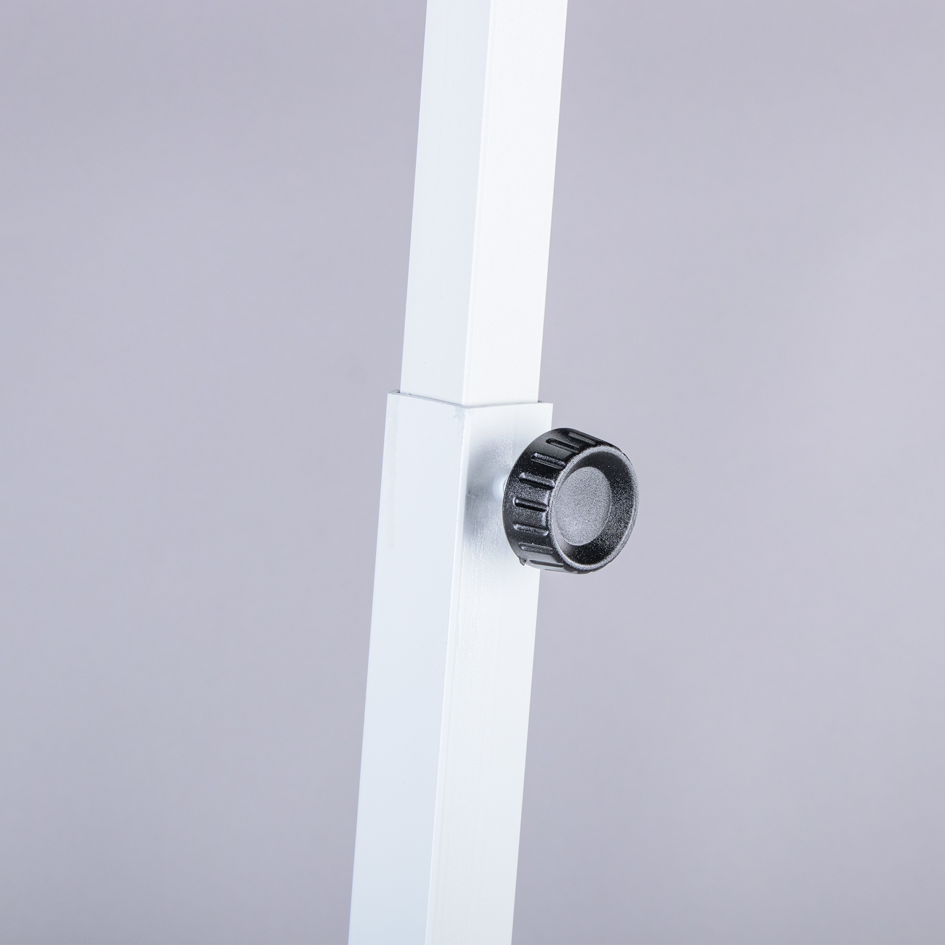 SIMPLE STAND WITH WHEELS