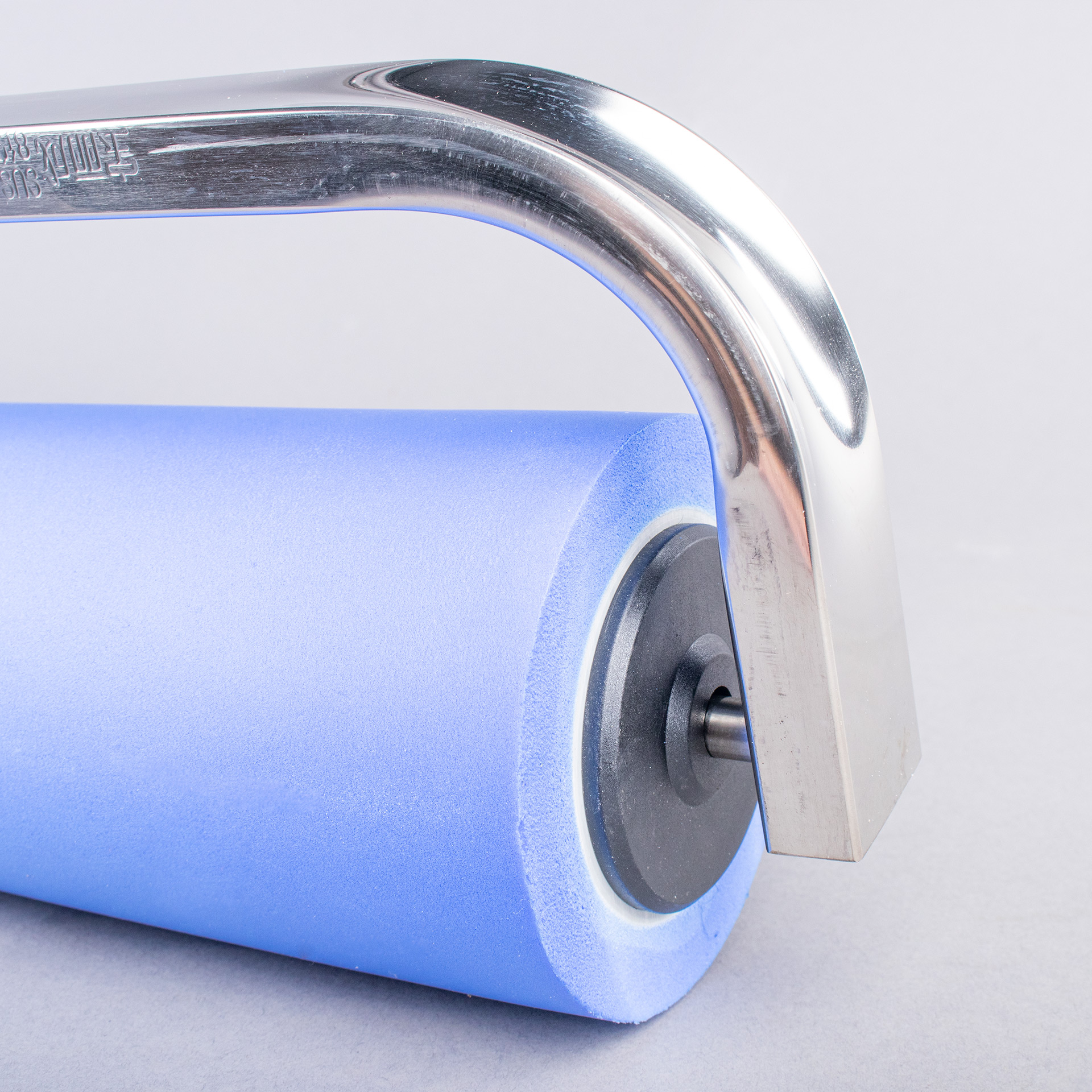 FOAM ROLLER FOR DRYING TENNIS COURTS